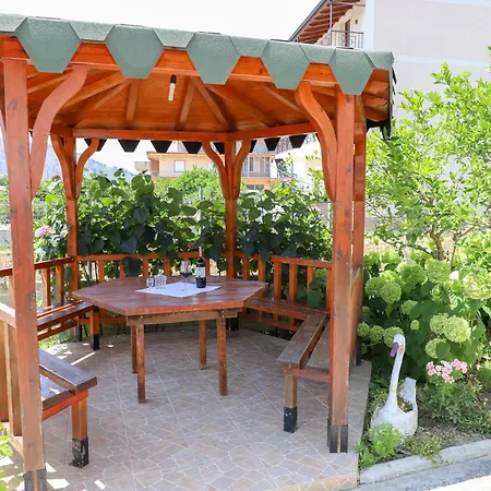Guest house Mara