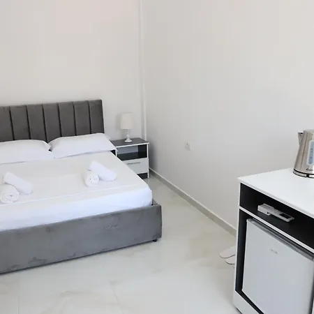 Mara Guest house *